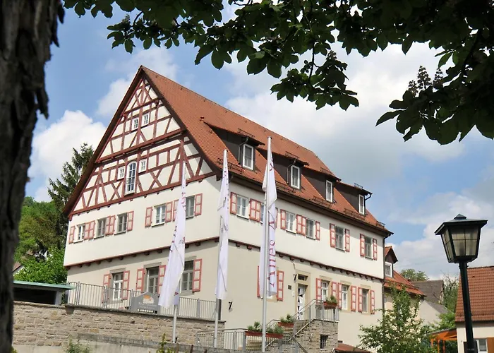 Altes Amtshaus, 3 3*